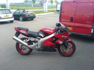 ZX9R 2000